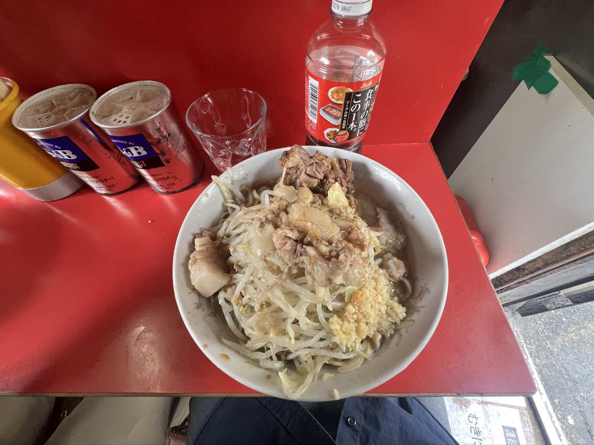 okei3777's tweet photo. エコー検査で昨夜から絶食でスカスカのお腹にニンニクヤサイアブラマシマシ https://t.co/rjRi3dxfPJ