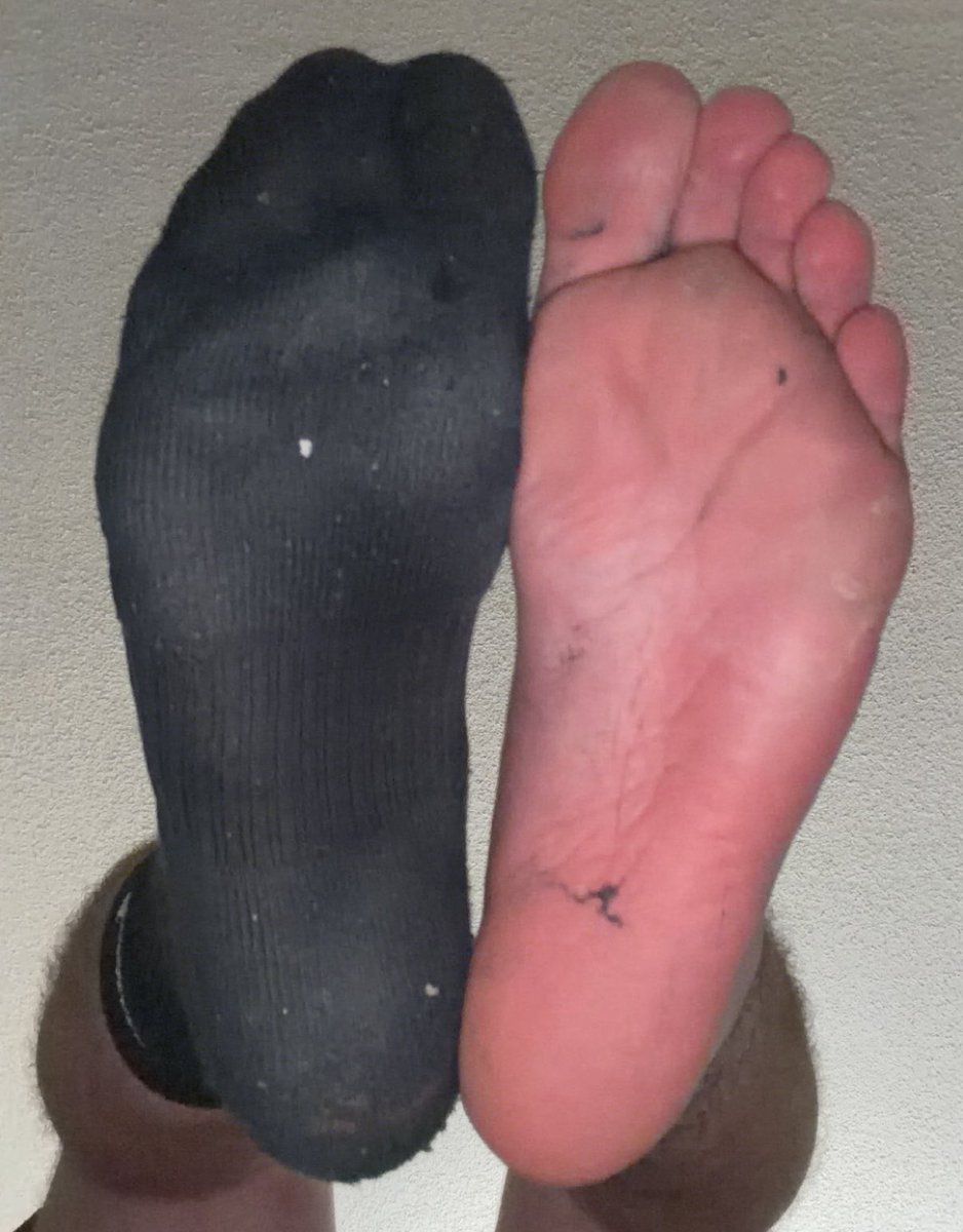 tannero0r's tweet photo. socktober part 2 

#feet #malefeet #socks https://t.co/nIAF5se8U0
