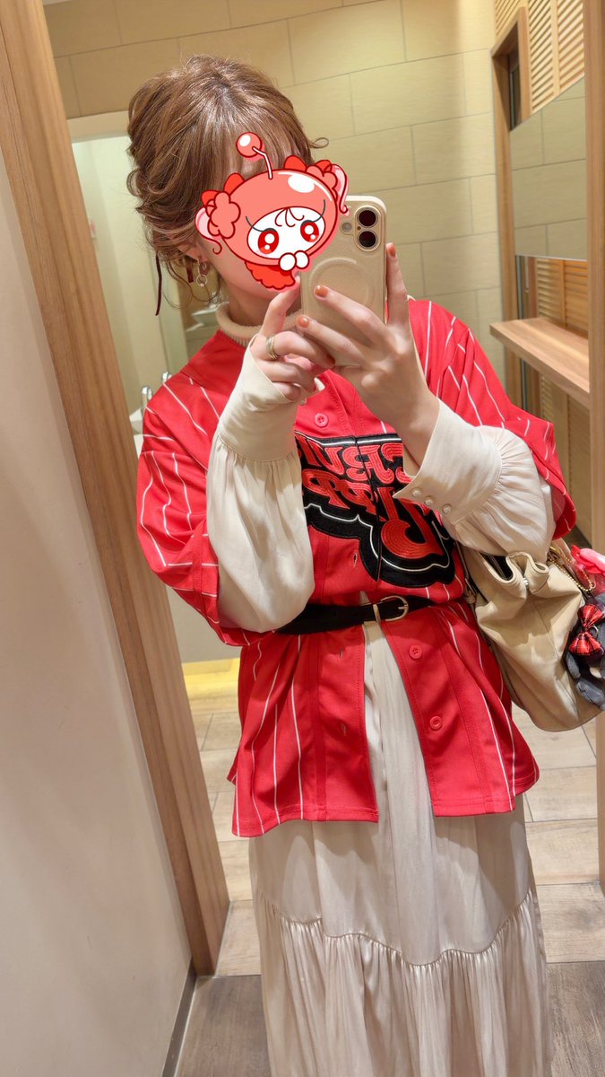 fz_amn_1026's tweet photo. 天才ゆーきさんにヘアセットしてもらった🍒今からご飯たべて向かうー！ https://t.co/TpqOiWXbKr