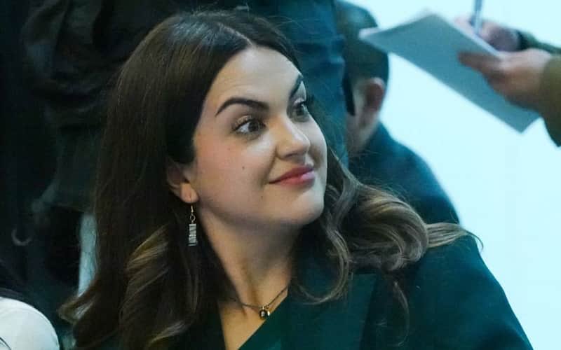 pfrancoe's tweet photo. @AndreaChavezTre Andrea, estás en personaje. 
Pero no mames. 
Egresaste hace 6 años 
Tienes más escándalos por corrupción y cascos ligeros que laborales 
Tus ambiciones desmedidas te evidencian 
Cuida a tu hijo, que de lo demás no sabes nada. 
Haz de tu culo un 🪁 pero a  🇲🇽 déjalo tranquilo. ✊🏻 https://t.co/bym3GBodiF