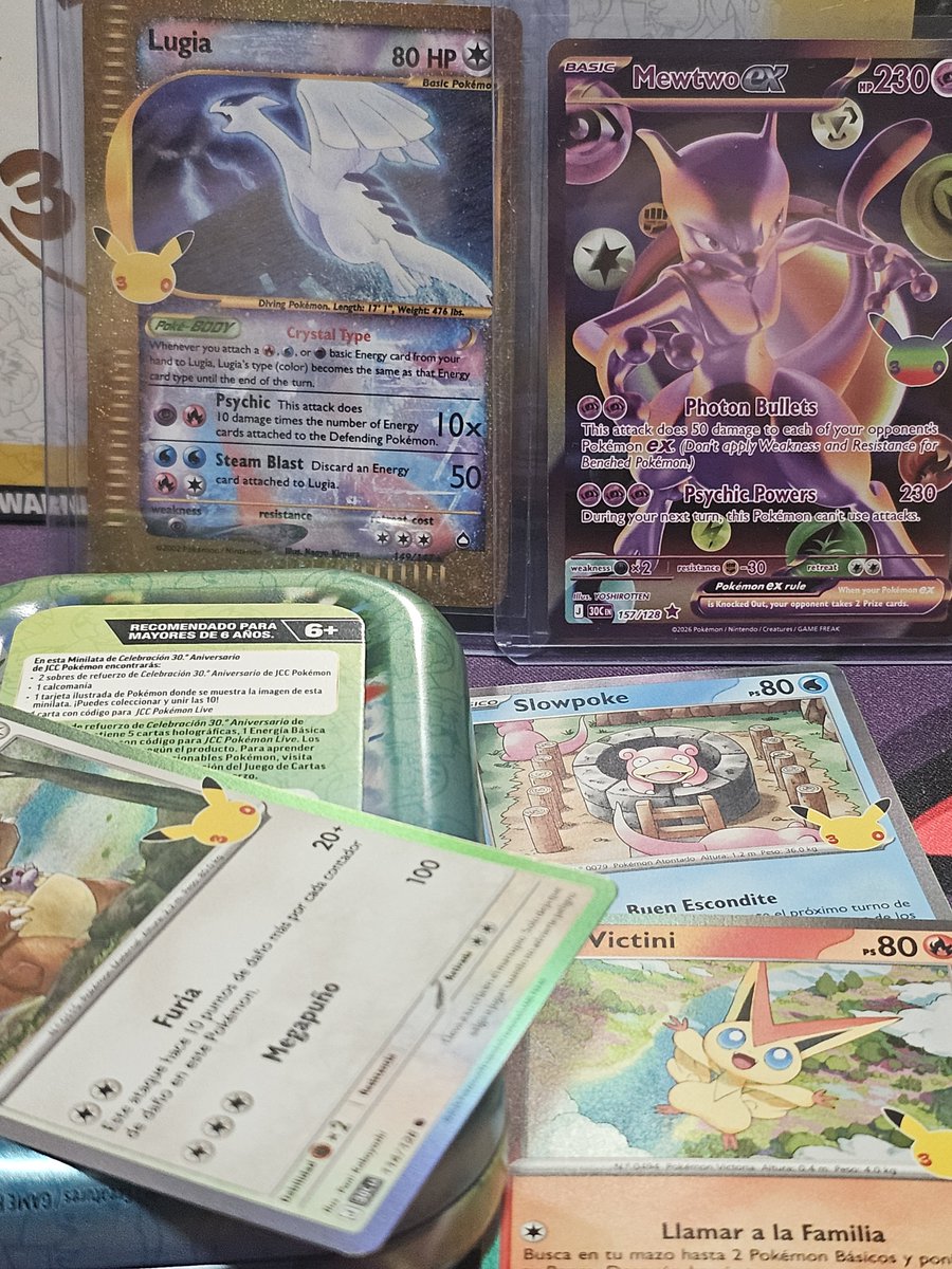 Lias03_'s tweet photo. Error pack? De un Tin en español Latino, me sale 2 hit en ingles... LOS HIT...
#30THANNIVERSARYPOKÉMON #pokemonㅤㅤㅤ #tradingcardgames #30thpokemon https://t.co/oATteXDPPg