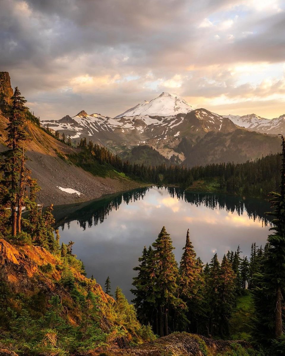 ab_cd_1235's tweet photo. Mount Baker Wilderness, USA 🇺🇸 https://t.co/WXdZXY3OA4