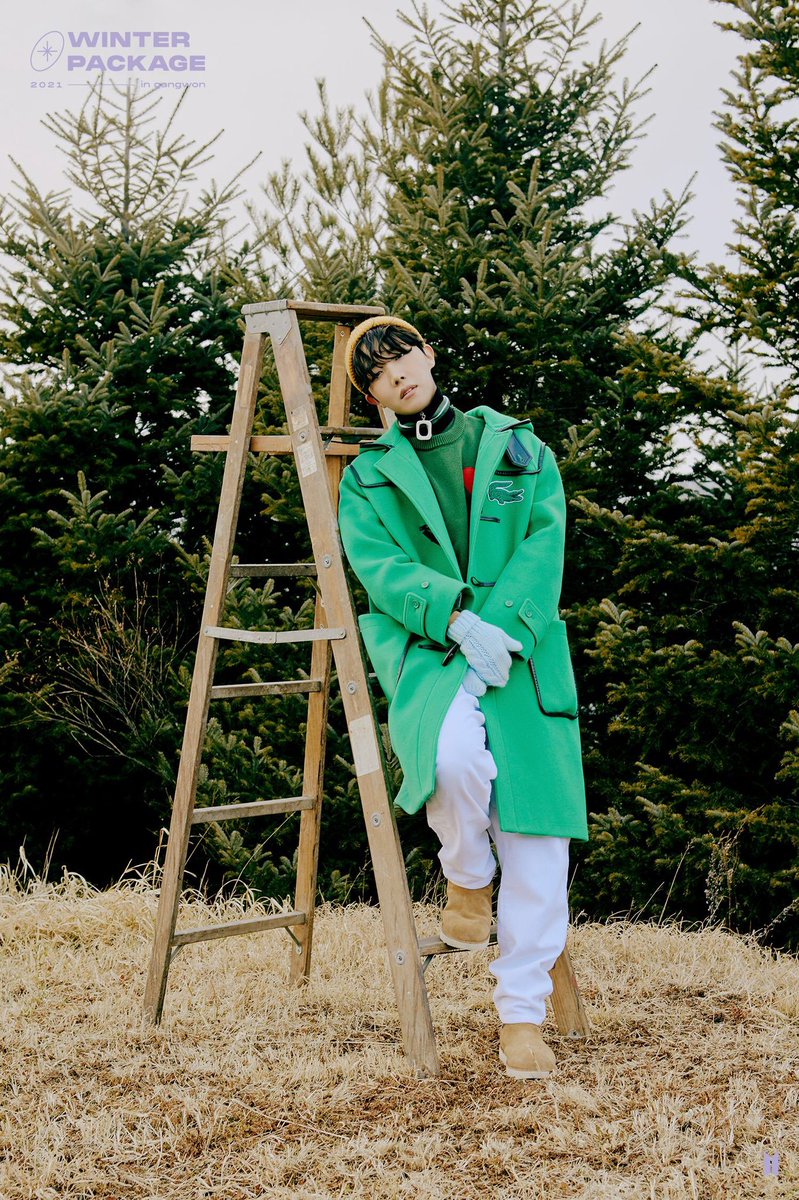 namushynie's tweet photo. Let's do the 🌈...member in green pic....💚 (I miss winter package 🥲)

QRT/RT/comment with voting tag (if so desired) 

I vote for #ARIASBTS at the 2026 ARIA Music Awards. https://t.co/ZbzAxy8jet