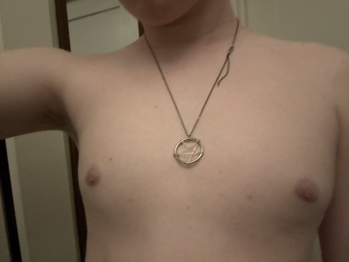 glorgalshmorp's tweet photo. tummy Tuesday pic soon, here's a pic of my new pentacle pendant in the meantime :3 https://t.co/cjrqPw7x2F