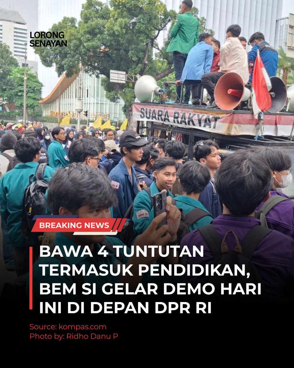 LorongSenayan's tweet photo. BEM SI menggelar Aksi Nasional Pendidikan di depan DPR RI, membawa 4 tuntutan: revisi UU Sisdiknas, pendidikan gratis, kesejahteraan guru, dan keberlanjutan PTS.

#BEMSI #PendidikanIndonesia #PendidikanGratis #KesejahteraanGuru #RUUSisdiknas https://t.co/xatBBRU5Cy