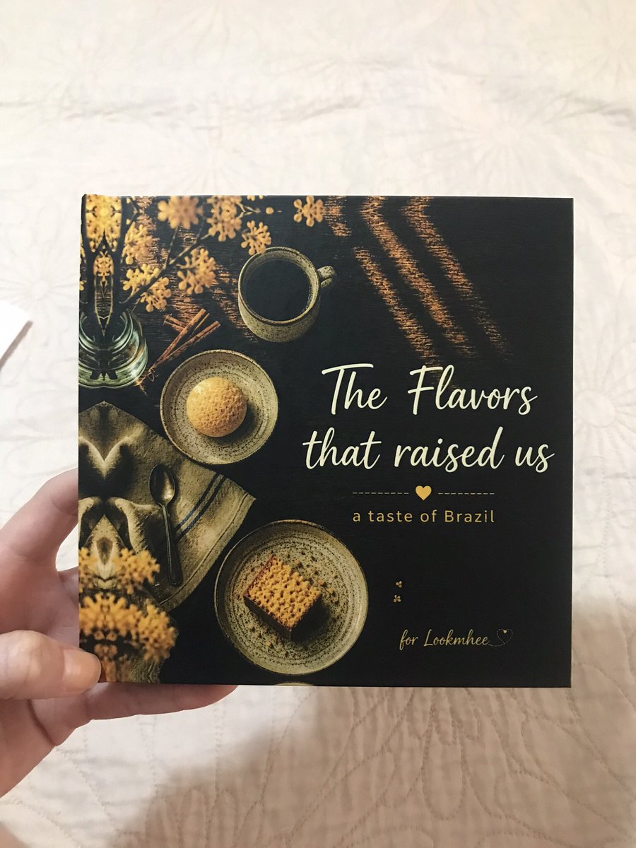 maytwittaa's tweet photo. @mheesbunny Eu coloquei várias receitas do Brasil no livro e contei de um jeito poético histórias do porque elas são tão especiais aqui no Brasil🤧🤧🤧 a capa do livro tem pão de queijo e bolo 🥹🫶🏻 https://t.co/0nnZV7UzgB