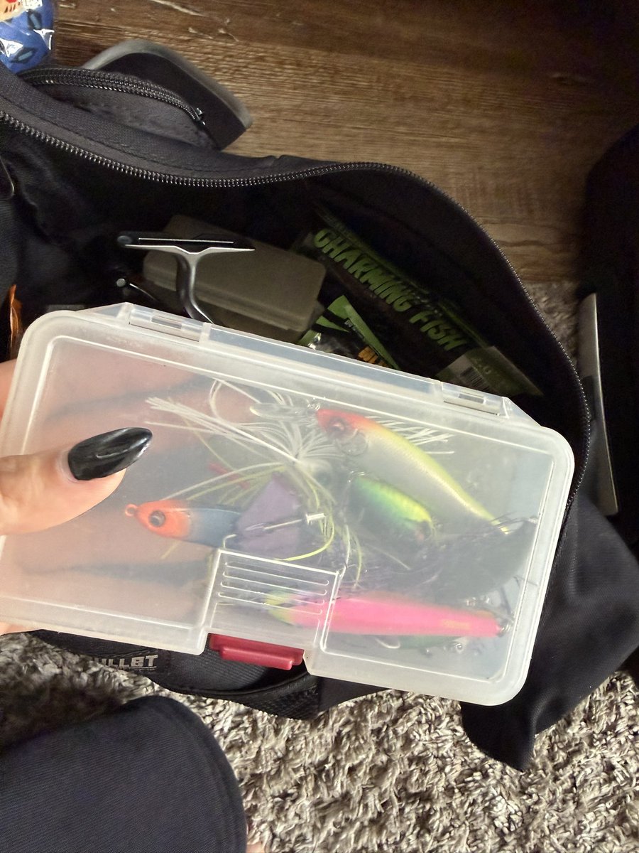 karen24242's tweet photo. 藍荷造り中かっこいいだろ〜って見せてもらったけど姉っちにはわかりません https://t.co/3x86HquaAl