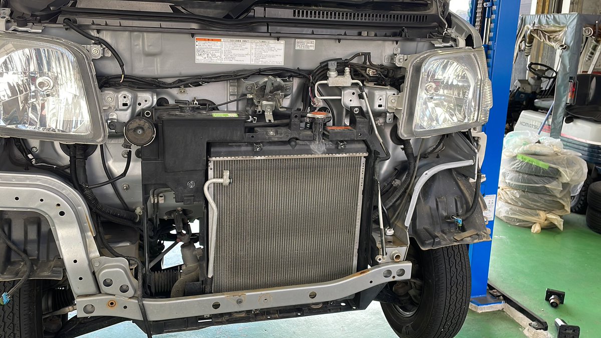 mikuniauto's tweet photo. エアコン修理のご依頼です♪
ダイハツの��圧フィルターが詰まる事が原因でエアコンが効きません…
今回は色々怪しい部分も同時に交換させて頂きます♪ https://t.co/6C9Sd9oct9