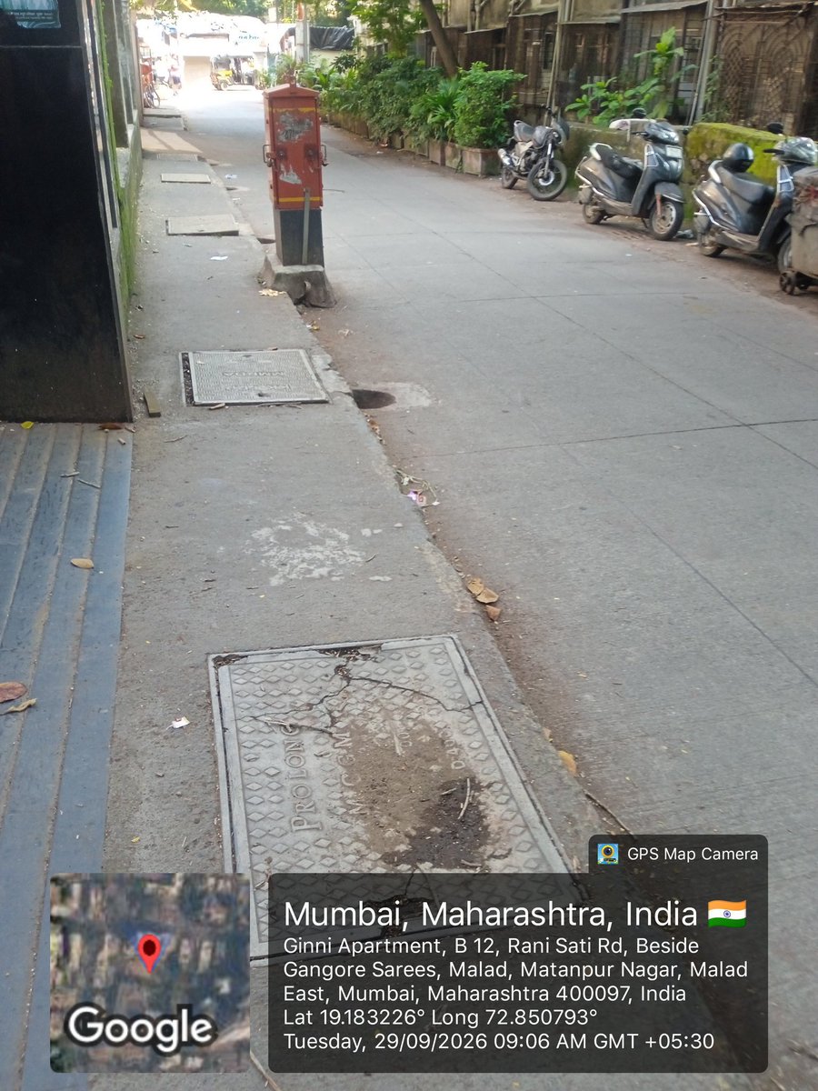 gufransyeed's tweet photo. Swami Vivekanand pridangand garden opposite and shankareswar apartment opposite  Rajasthan bhavan ,navjivan campus, navjivan lane, rani sati marg, malad East
@MTPHereToHelp 
@MumbaiPolice 
Many vehicle are standing blocking road or
 no parking area
Please take strict action. https://t.co/fwUNBU7cdG