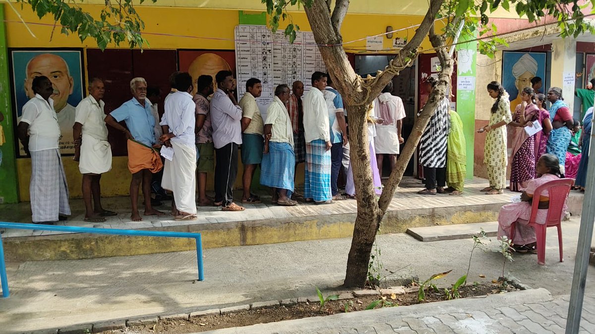 TNelectionsCEO's tweet photo. Polling is progressing smoothly in the Madurantakam (SC) and Dharapuram (SC) Assembly Constituencies for the Bye-Election 2026.

@ChengalpattuDeo  @deotiruppur 

#ChengalpattuDistrict #TiruppurDistrict #Madurantakam #Dharapuram #ByElection2026 #GoVoteToday #YourVoteYourRight https://t.co/33S3T9Cw4j