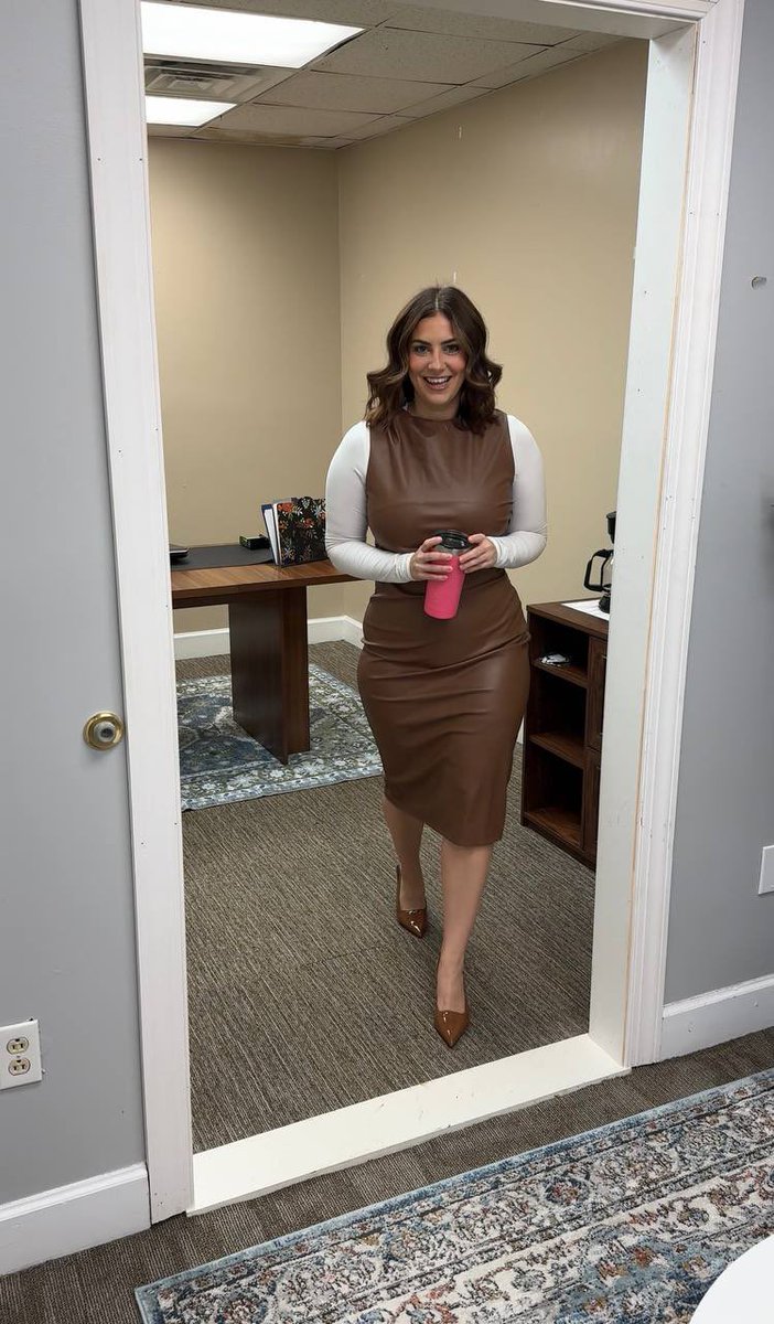 NinaCallow9o's tweet photo. Just grabbing my little break https://t.co/2ZGqzvoLVI