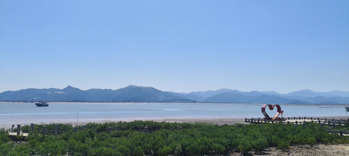 MAPPFEP's tweet photo. 路过一个小岛，下来发会呆，吹吹海风 https://t.co/7h7B55BtVT