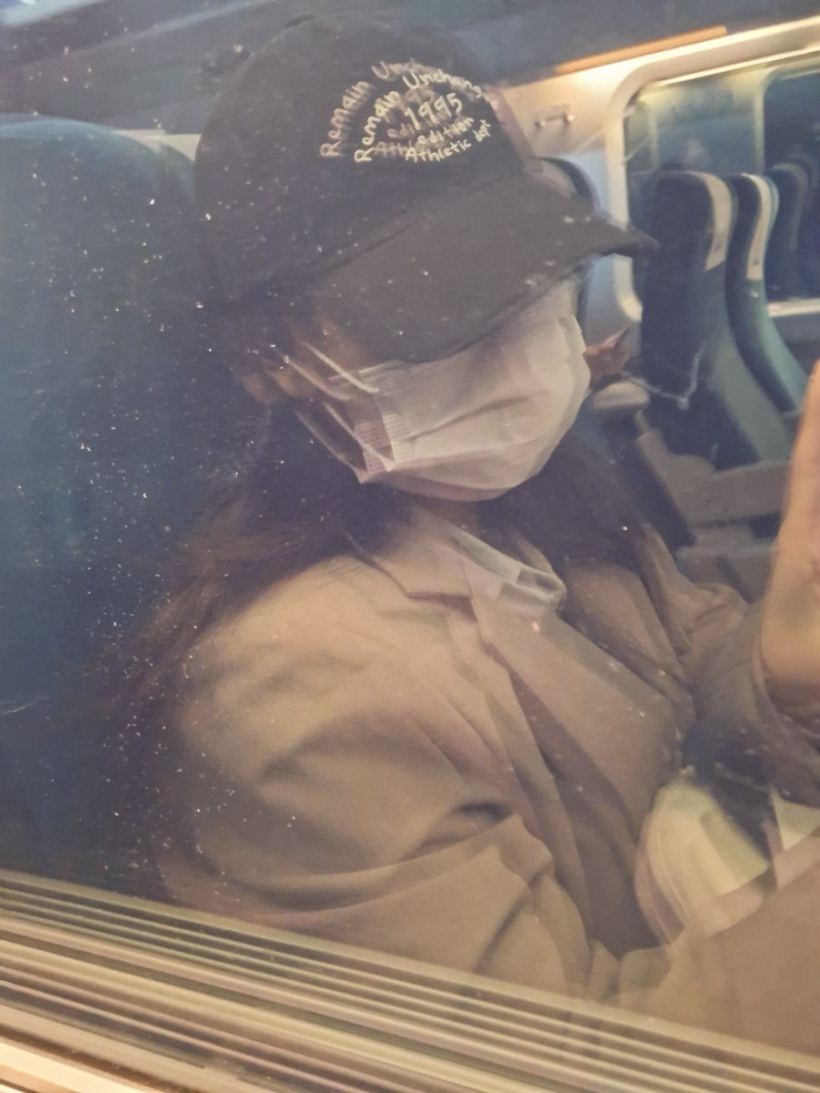 Lua__030's tweet photo. 다시 집으로 https://t.co/ccBYFwkHrE