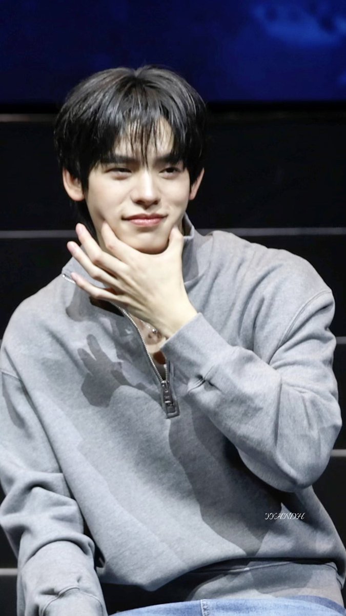 Yyandhttp's tweet photo. แก้มของเขาต้องนุ่มที่สุดในโลกแน่ๆ ฉันมั่นใจเลย!

#teeteepor 
#ตี๋ตี๋ป๋อ 
#porsuppakarn https://t.co/wauBXSaF5N