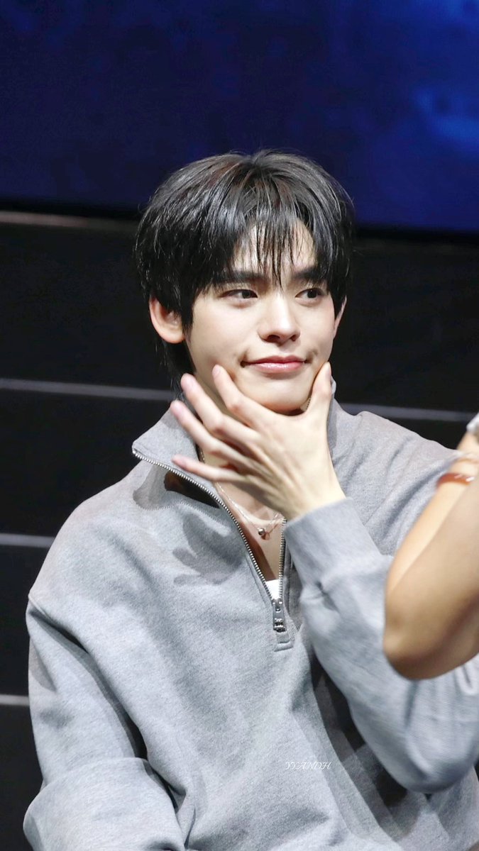Yyandhttp's tweet photo. แก้มของเขาต้องนุ่มที่สุดในโลกแน่ๆ ฉันมั่นใจเลย!

#teeteepor 
#ตี๋ตี๋ป๋อ 
#porsuppakarn https://t.co/wauBXSaF5N