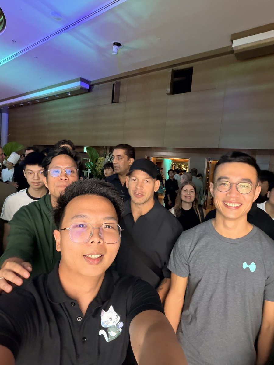Hyperliquid_IDN's tweet photo. Thanks for superb event @HyperliquidX @chameleon_jeff @jaygee_hl @Valinorae @iliensinc 
Job’s not finished 
Hyperliquid https://t.co/Uloy0QV1sS