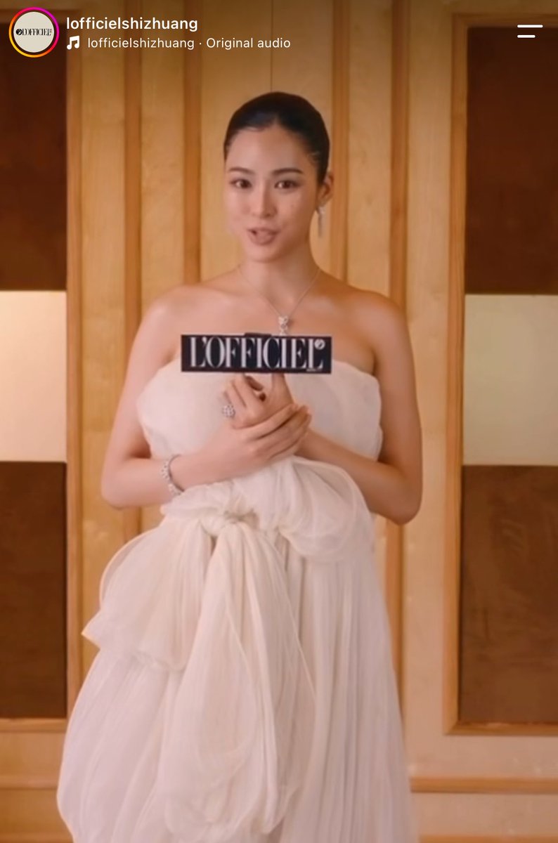 WonderOf00K's tweet photo. L'OFFICIEL时装新加坡 

🔗 https://t.co/dNHJUjushL

Don’t forget to LIKE • COMMENT • REPOST • SAVE • SHARE &amp; mention Lingling Kwong 

#Cartier #Dior 
#หลิงหลิงคอง‌ #LinglingKwong
@linglingsirilak https://t.co/CaKFzCAqOq