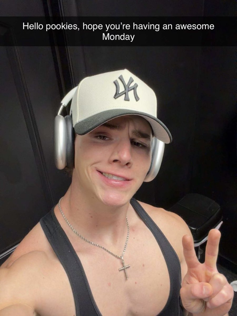 squ1dwardstiki's tweet photo. i always find the best goonfuel after i nut.. HE IS SOOO PORNY https://t.co/FPhwLD8H9V