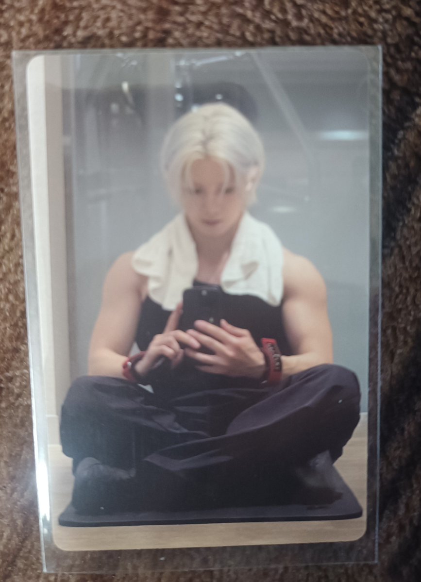 s_uttyjake's tweet photo. @overthesoobin May I give you my gym yeosang photocard as a offering 🥹 https://t.co/esmDTMKRj9