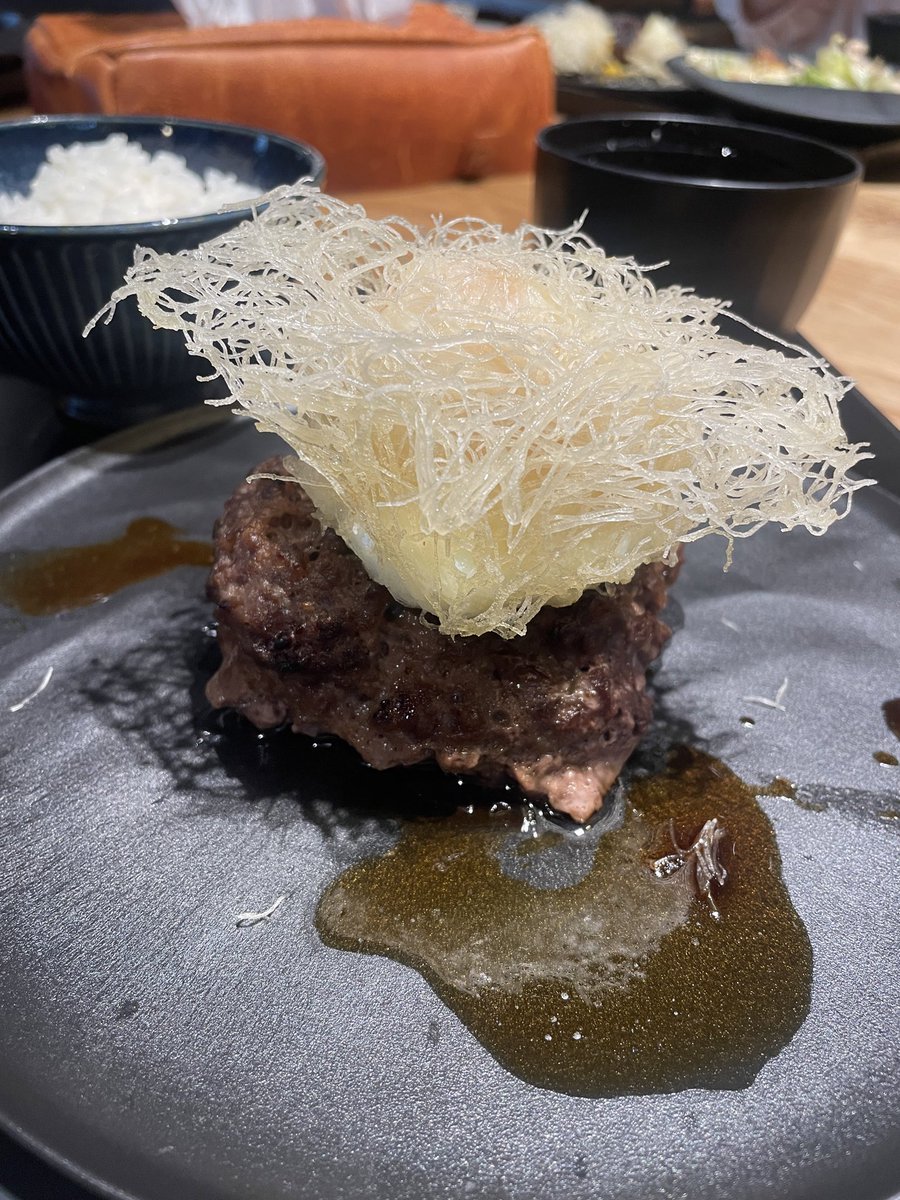 emu__tg's tweet photo. 最近の社食🤤
@tabichef 
#ブラックな社員食堂 https://t.co/ExPL4XWQ7l