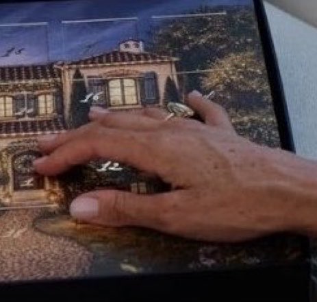 LairdOfThManor's tweet photo. Ok… I’ve just realised…

WHY THE F*CK HAS SHE GOT 6 FINGERS?🫪

It’s almost as if… brace yourself… she’s photoshopped the image? 

Heaven forfend! 
*Laird gasps in British https://t.co/bMcEqGzTJ7