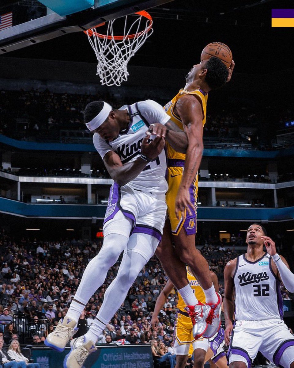 charakez's tweet photo. The Lakers looked better tonight in the 1st game of the Luka led era than any single game I can recall from the LeBron era.

Sorry bron fans, but the truth hurts. https://t.co/TyW2MDt1b8