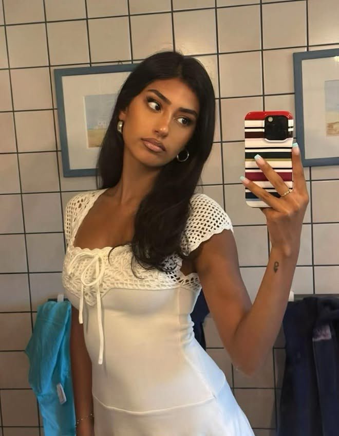 BrownGirlGoons's tweet photo. Anusha khan is so fine 

#desi #indian #brown #bengali #paki #teen #bop #goon #nri #goonette #faceporn #petite #browngirl https://t.co/WFgaao8QPi