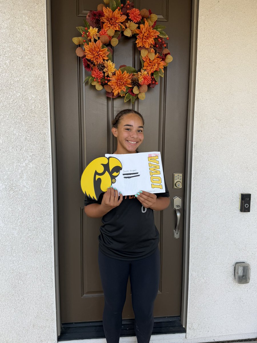 Jbryant2030's tweet photo. So excited to receive some mail from @iowasoftball! 🐥🥎 Thank you to the coaching staff for the invite out to camp!! #gohawks #Hawkeyes #Iowasoftball @StacyMayJohnson @Hey_Coach_Bobby @FranStrub @allymiklesh @ltg2030 https://t.co/itt0MZ59Re