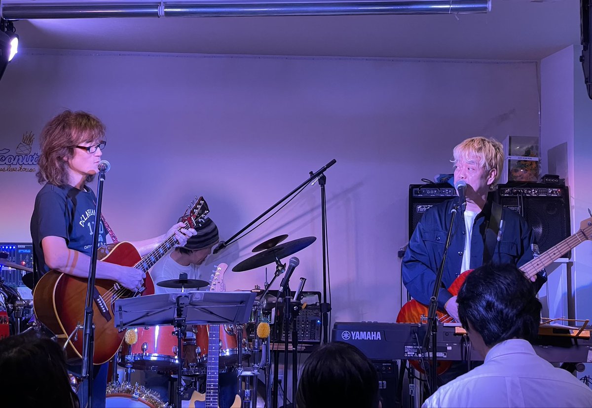 750fTetsuro's tweet photo. 先週末、年に一度の関西ツアーが無事終了しました！皆さんと会えて嬉しかったよー！芦屋の樹さんライブもポンちゃんやモーリーさんとも盛り上がれて最高でした😀
また来年お会いしましょう♪
#ギャラリー樹
#トコナッツ
#PONchan
#てつろう https://t.co/VXGKn834OH