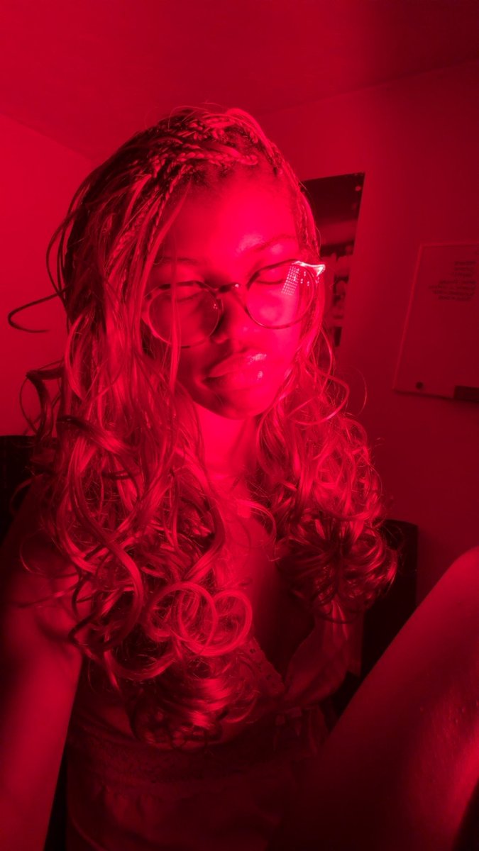 saintlyesoteric's tweet photo. #love red light therapy <3 https://t.co/vTp7cX0vQh