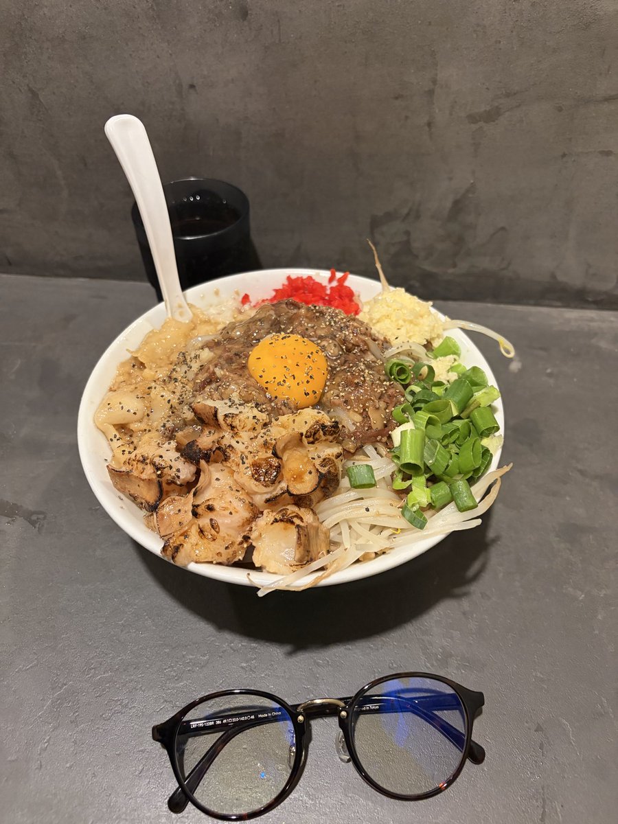 BoooooSato's tweet photo. 昨夜の晩御飯！
クスクス横川さん。
やっと��けました。
ホルモントッピング！ぷりぷりで最高のホルモンうまかった。
また行きまーす。
ごちそうさん！ https://t.co/XKwr2WRy9P