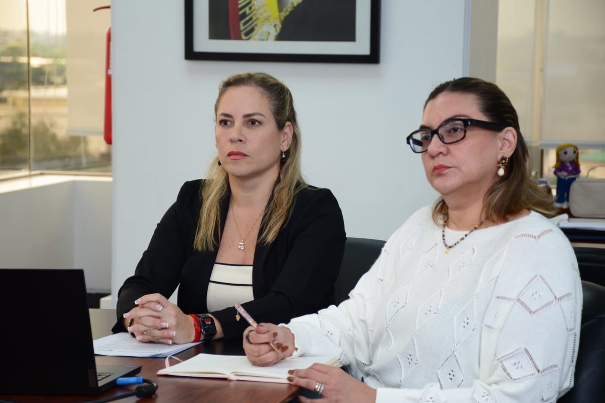 AlexaNavarreteR's tweet photo. ¡Ecuador fortalece su mirada tributaria con estándares internacionales!

Mantuve un encuentro virtual con representantes de la @OECD para dialogar sobre el Proyecto Erosión de la Base Imponible y Traslado de Beneficios (BEPS).

El diálogo permitió revisar los principales ejes de este trabajo internacional y la evolución de los estándares tributarios que buscan generar mayor transparencia y equidad en la tributación, especialmente frente a las operaciones de empresas multinacionales.

Desde el SRI seguimos impulsando una Administración Tributaria alineada con las mejores prácticas internacionales, fortaleciendo nuestras capacidades para enfrentar riesgos tributarios y contribuir a un sistema fiscal más justo, transparente y eficiente.

#SRIenAcción🇪🇨