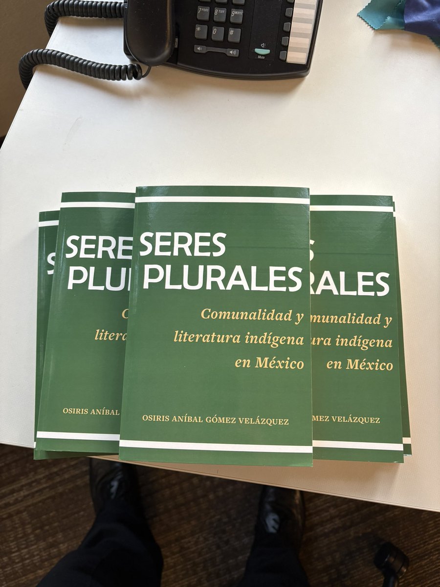 poetrycharro's tweet photo. El siguiente será sobre cine comunitario y luego uno sobre ser bilingüe y vivir la vida a través de la traducción. Les debo el de mi poesía. Pero les dejo este. https://t.co/cALxMKcr4X