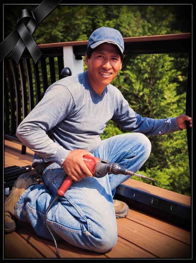 AngelCaychoPex's tweet photo. A muerto un peruano en custodia de ICE. Su nombre: Julián Curo Churata.
Según esta agencia el era un “criminal peligroso” aunque no hay ningún récord de que ello sea verdad, ni en USA ni en Perú.
Solo tuvo una multa por manejar con la registración expirada (le pasa a cualquier persona en los Estados Unidos).

A Julián, no hubo “escudo” que lo proteja. 

#PeruanosEnElExterior 
@laencerronaperu @LaSalitadelSin @DiarioDeCurwen @julianaoxenford