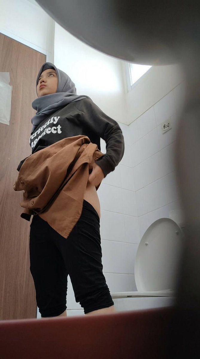 kaniareg's tweet photo. Intip toilet kantor
▶️ https://t.co/c3QVyGfPIm https://t.co/yf73UWQae1