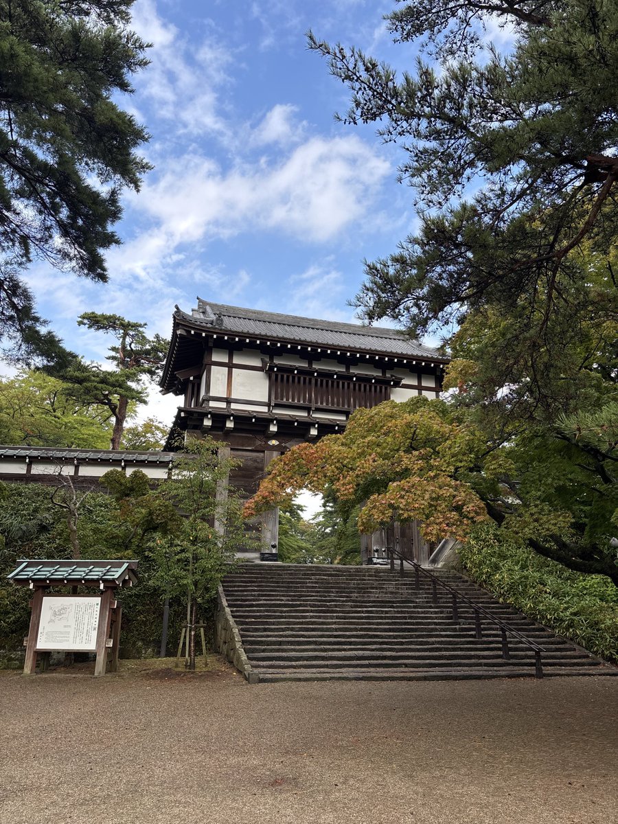 tono003's tweet photo. お天気の運は本当にいい。
雨の予報は晴れに変わった。
秋田千秋公園。 https://t.co/zaKQyaMzo3