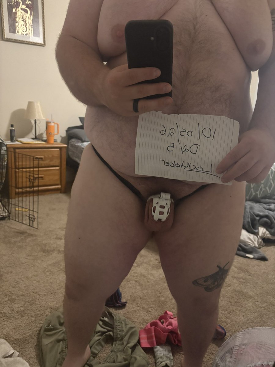 pupbenji__'s tweet photo. Locktober Day 5 monochromatic Monday 
@kink_wear https://t.co/DZE7OT1IfC