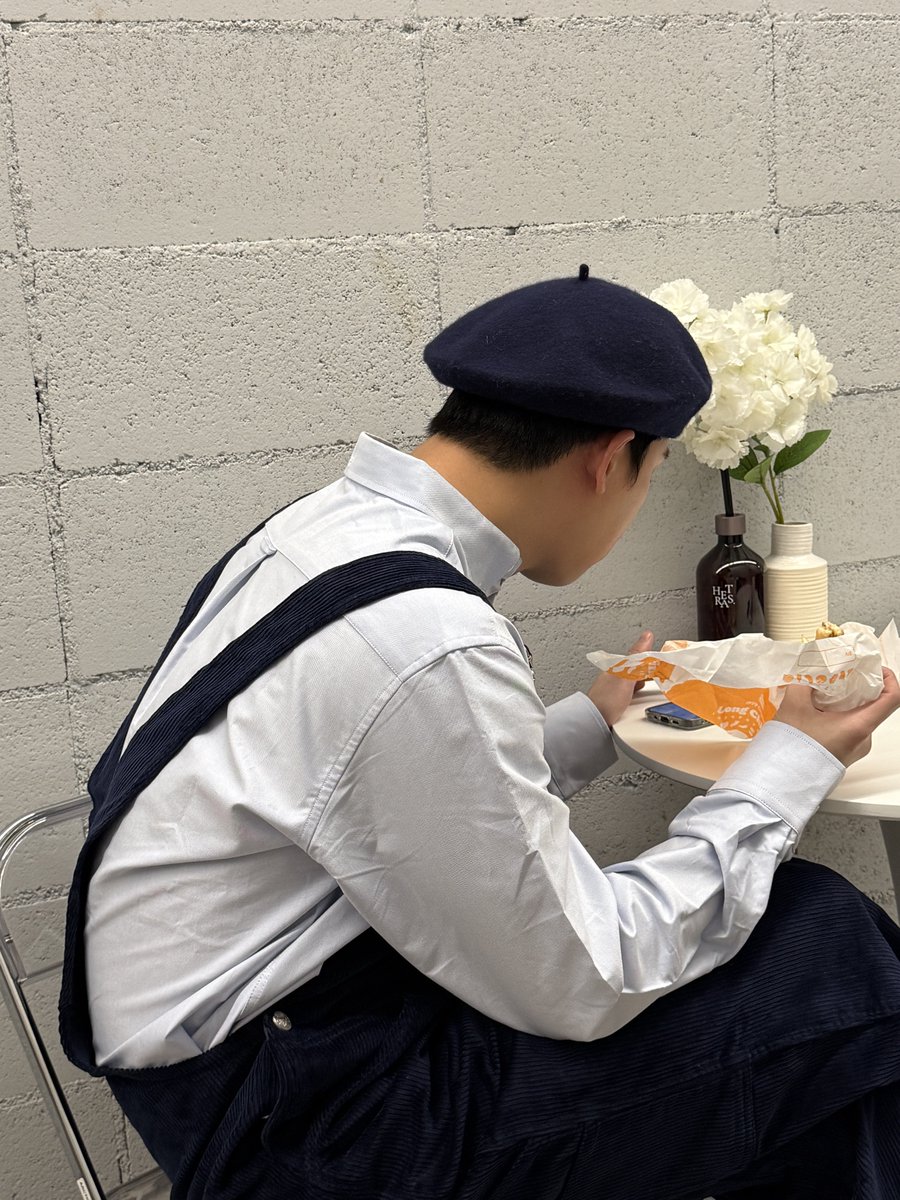 OfficialMONSTAX's tweet photo. 사랑하는 허니의 생일을 축하합니다 ! 어떤 상황에서든 긍정적이려 하는 모습은 내가 본 사람중에 가장 대단하고 멋진 사람 같아 가까이 있으면 나도 좋은 영향력을 받게 해주는 주헌이 태어나줘서 진심으로 너무 고마워 함께해줘서 또 너무 고마워어어 #민혁 https://t.co/CirPG9qbxQ