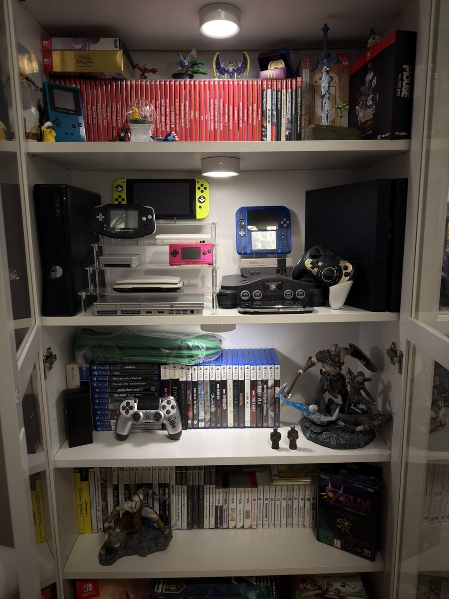 LoLSanlucar's tweet photo. A mí me gusta más ver una biblioteca de juegos así https://t.co/4Qcj8c3uGI