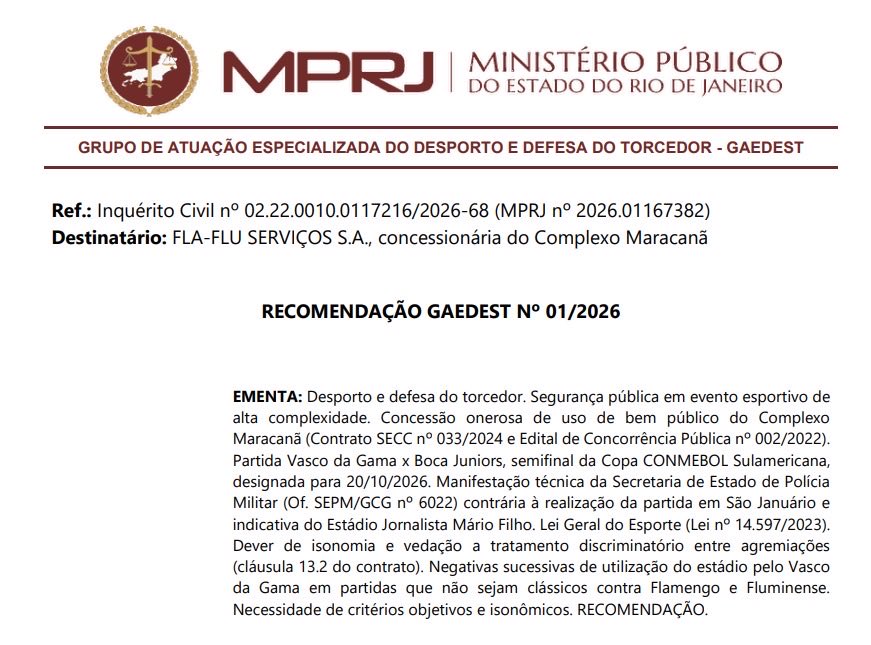 marcelopb1898's tweet photo. 🚨 MPRJ RECOMENDA MARACANÃ PARA VASCO X BOCA E QUESTIONA CRITÉRIOS DA CONCESSIONÁRIA

Com @naosoujornal e @EstagiarioVasco 

O Ministério Público do Rio de Janeiro recomendou formalmente que a Fla-Flu Serviços S.A. disponibilize o Maracanã ao Vasco para a semifinal da Sul-Americana contra o Boca Juniors, no dia 20/10. 

Um dos principais fundamentos é a segurança pública. O MPRJ destacou que a Polícia Militar considerou o Maracanã o local mais adequado para a partida em razão da capacidade do estádio, organização das torcidas, estacionamento de ônibus, controle de fluxo, transporte público e estrutura para grandes eventos. 

A recomendação também chama atenção para a complexidade do confronto: jogo eliminatório entre brasileiros e argentinos, expectativa de grande presença de torcedores do Boca no Rio e necessidade de uma operação especial de segurança e mobilidade. 

Outro ponto forte é o tratamento dado ao Vasco. O MPRJ registrou que, das seis utilizações do Maracanã pelo clube desde 2025, cinco foram clássicos contra Flamengo ou Fluminense. Em 2026, pedidos contra Vitória, Independiente Santa Fe e agora Boca Juniors foram negados. 

O órgão também questiona a justificativa de preservação do gramado. Segundo a recomendação, o Maracanã já recebeu partidas de Flamengo e Fluminense com apenas 24 horas de intervalo, enquanto para o Vasco a concessionária tem invocado a necessidade de 72 horas. Para o MPRJ, aplicar ao Vasco um rigor técnico que não é exigido nas mesmas condições dos clubes que controlam a concessionária pode configurar tratamento discriminatório.  

O MPRJ foi além: afirmou que a preservação do gramado é um interesse legítimo, mas patrimonial e operacional, enquanto a segurança dos torcedores e da população é interesse público primário. Por isso, eventual desgaste do campo, que pode ser reparado, não deveria prevalecer sobre a avaliação técnica da Polícia Militar. 

Além de recomendar a liberação do Maracanã, o Ministério Público exigiu que a concessionária publique critérios objetivos, transparentes e isonômicos para utilização do estádio e se abstenha de negar pedidos de outros clubes com fundamentos técnicos que não sejam igualmente aplicados a Flamengo e Fluminense.

Documento juntado no recurso de hoje a noite.