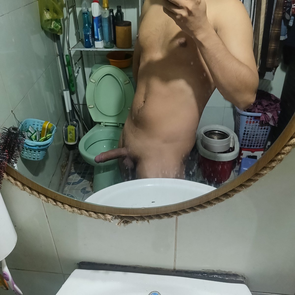 quimelon2001's tweet photo. Trái hay phải 🤔
👉Sáng chuẩn bị đi làm cặc lại cương cứng 🥺
Hơn 5k FL cảm ơn MN nhiều 🥰
🍆💦💦💦
#2k1🐢 https://t.co/eyxgZCGNm1