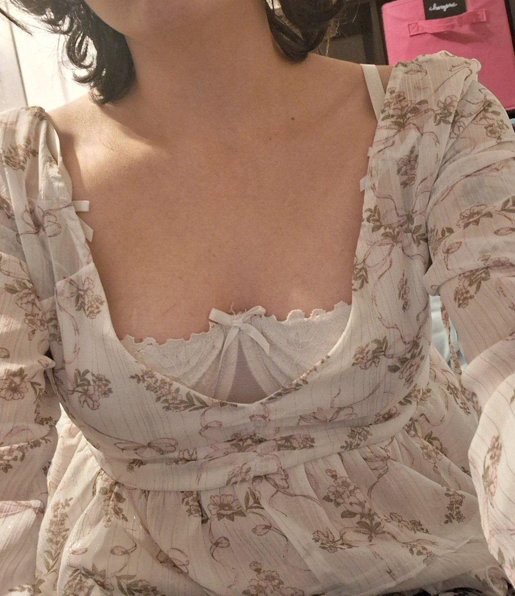 amal_Thea4's tweet photo. I just want a real man I can degrade and send pics to, guess thats too much to ask though... #findom #domme #sad https://t.co/SdfwF1jb7o