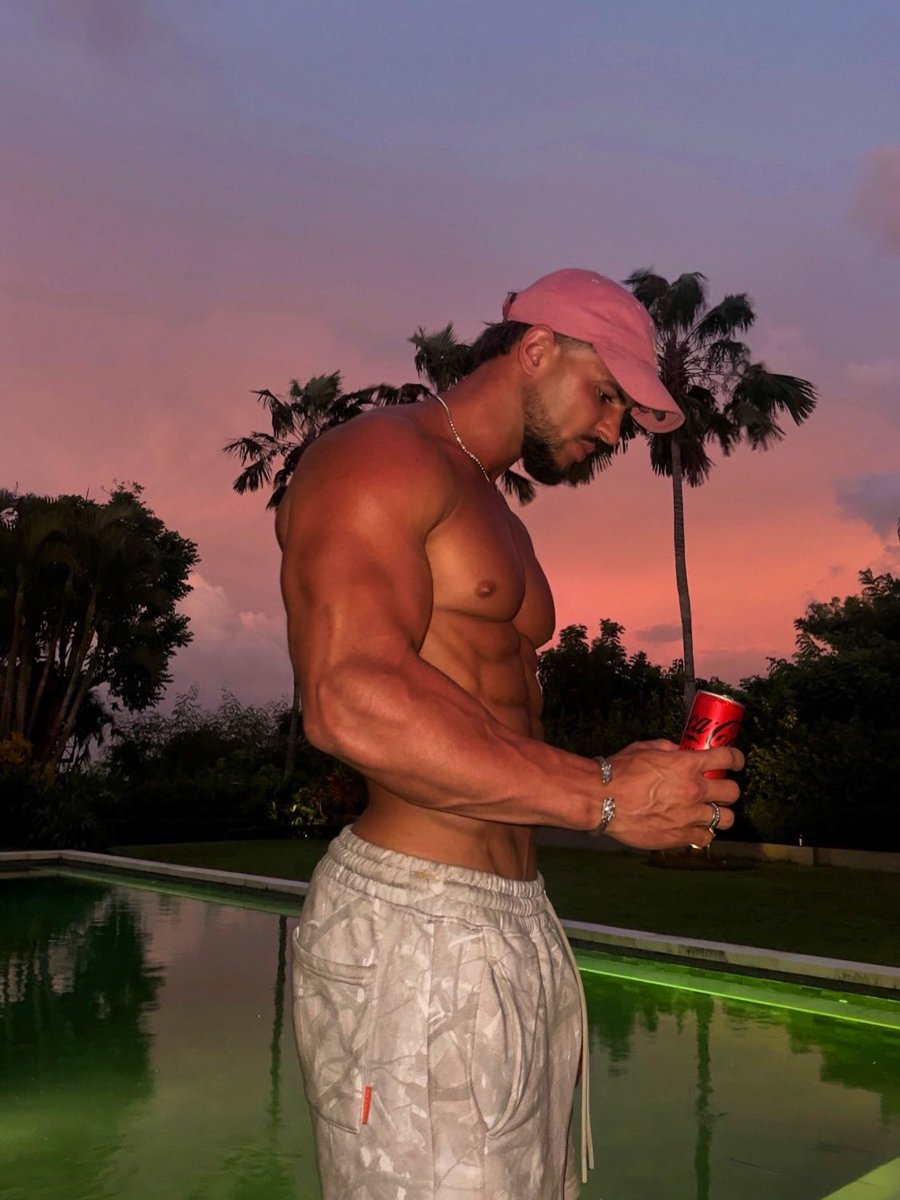 luis__unlimited's tweet photo. For the men who appreciate confidence, not just looks. https://t.co/ReqPzsHRSr