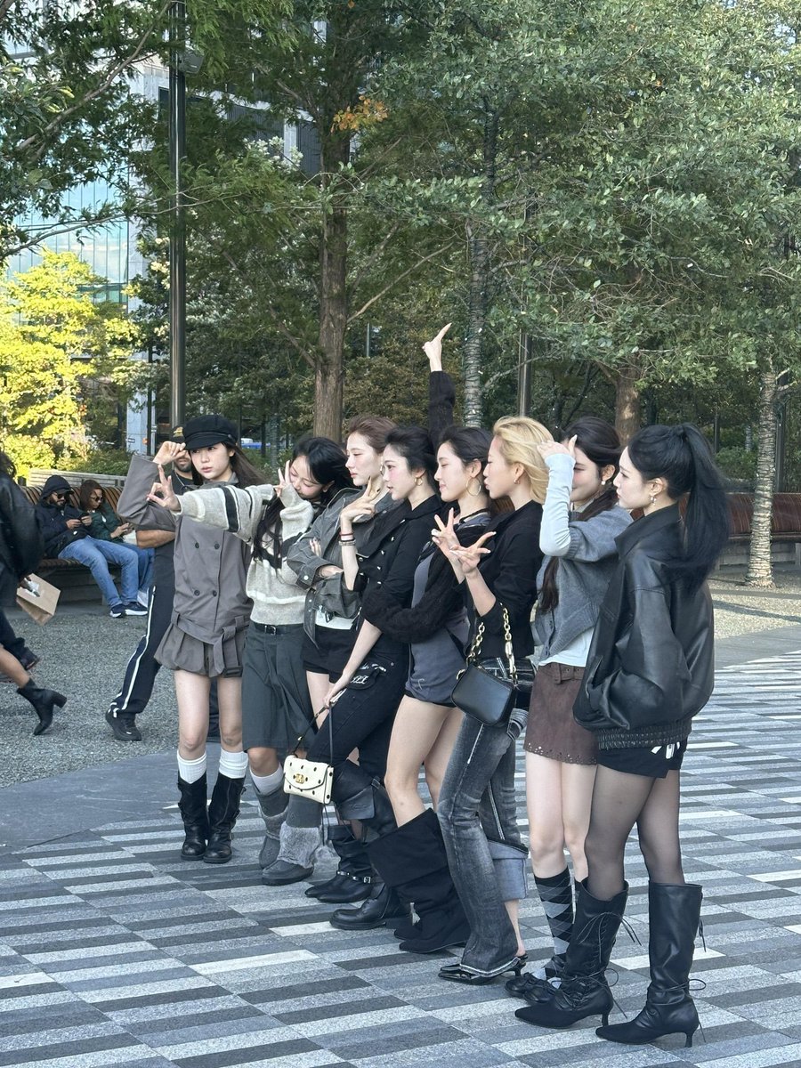 hearts2brasil's tweet photo. Hearts2Hearts foi visto passeando por Nova York 🇺🇲.

#Hearts2Hearts #하츠투하츠 #H2H
@Hearts2Hearts 🐼 https://t.co/jDu64giyts