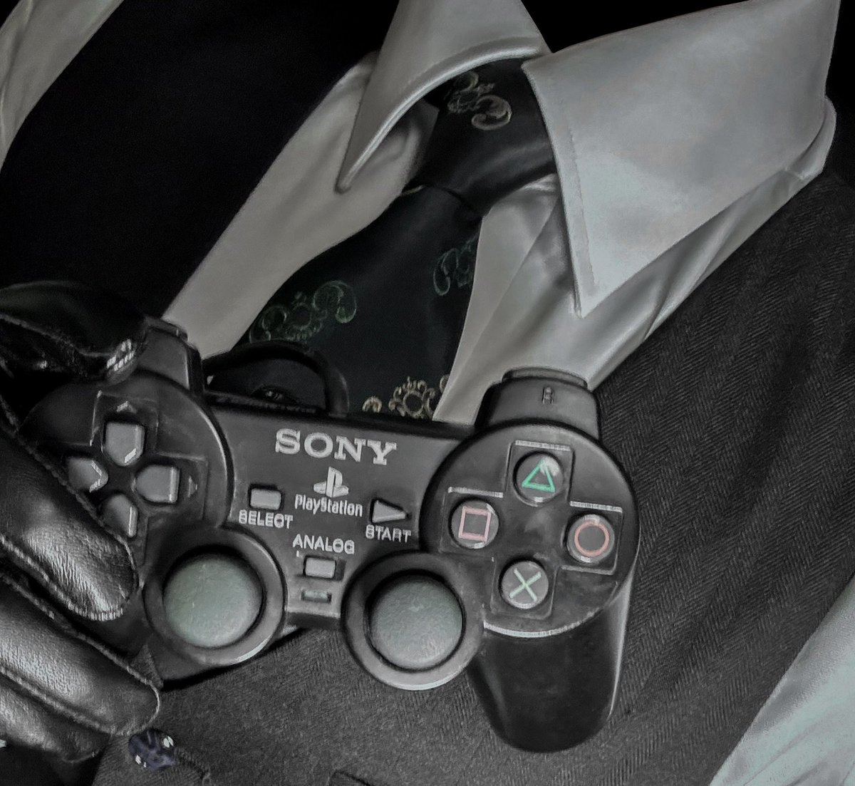 RE_D_inspired's tweet photo. これはゲームアカのアイコン https://t.co/fz0bk8BeTM