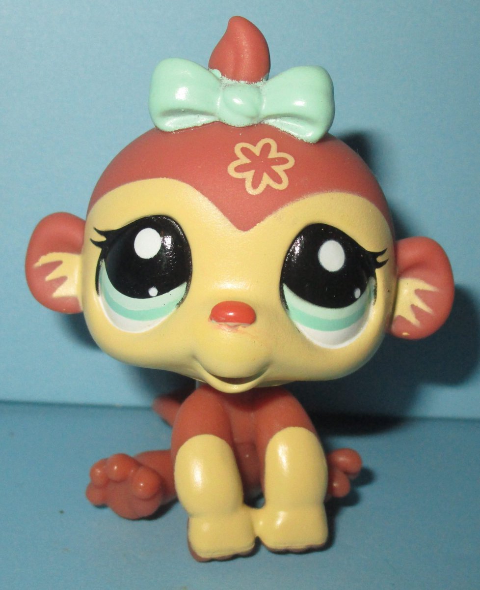 stylesavvi's tweet photo. 🐾 today's lps is #2408, a monkey from g3! it was a europe exclusive released in a singles pack and came with a coconut drink accessory! https://t.co/hib6e1if8z