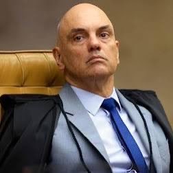 Delateinews's tweet photo. ⚠️URGENTE: Kassio Nunes Marques vê excessos no julgamento de Bolsonaro conduzido por Moraes ao analisar revisão criminal apresentada pela defesa e afirma que há muitos elementos do processo a serem contestados, e que seu voto poderá causar “comoção nacional” https://t.co/ff3dUqtutQ