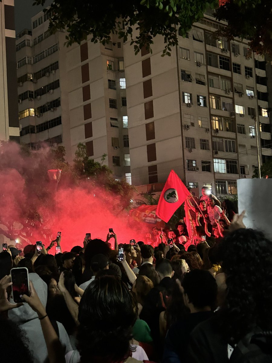 folklrowan's tweet photo. UNIVERSIDADE FEDERAL FLUMINENSE NÃO APOIA MILICIANO‼️‼️‼️ https://t.co/CY8Mi4HFwr