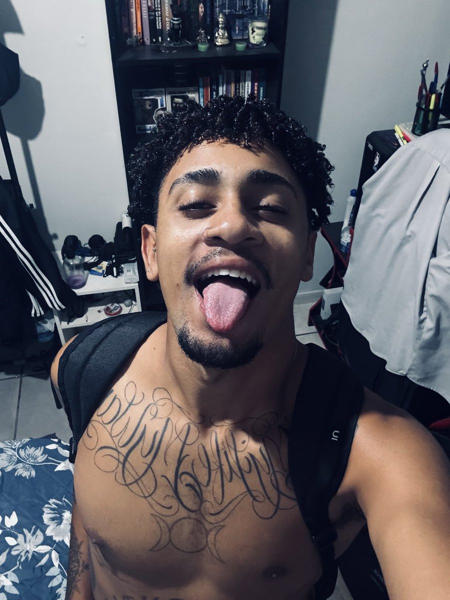 jenisonMaxwell1's tweet photo. A foto de perfl mais o rabo 😈🔥
#PINTOAWARDS #pintoawardsㅤㅤㅤ https://t.co/BLBoVJVoiv