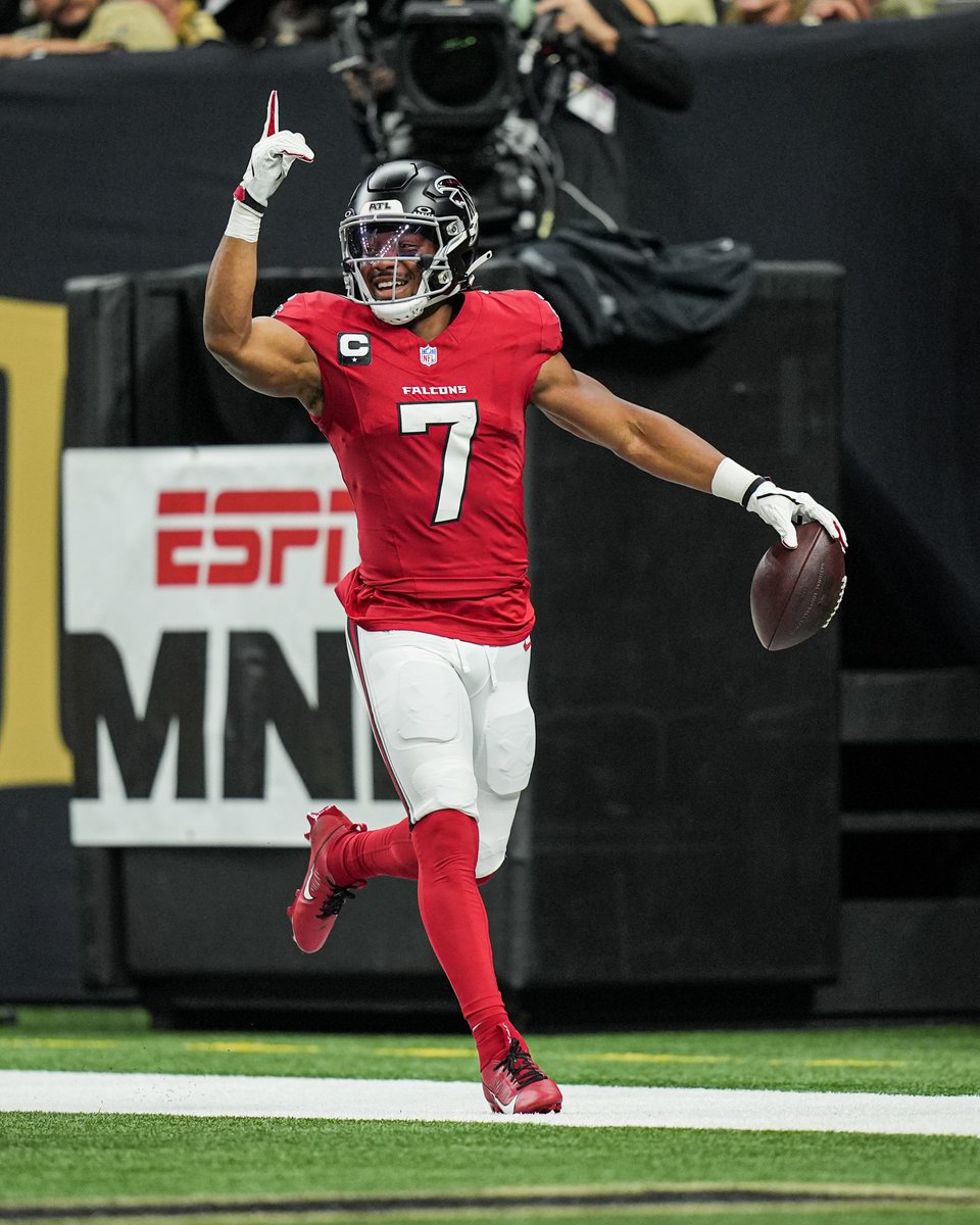 AtlantaFalcons's tweet photo. Best in the league https://t.co/G5RRYBrEer